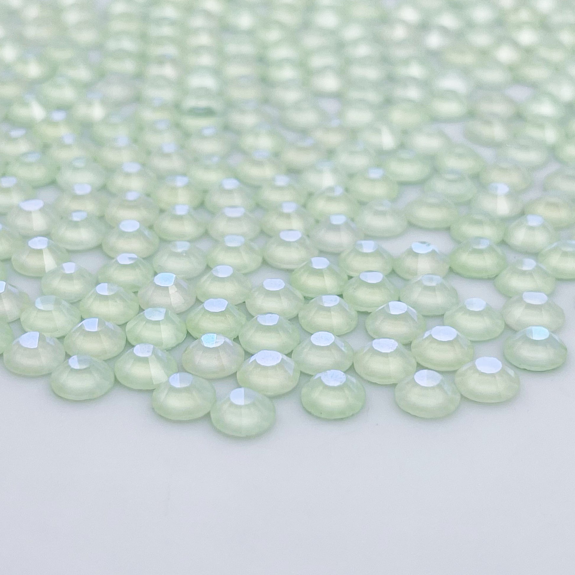 Light Peridot Luminous non-hotfix flatback glass rhinestones — soft luminous colour-shift