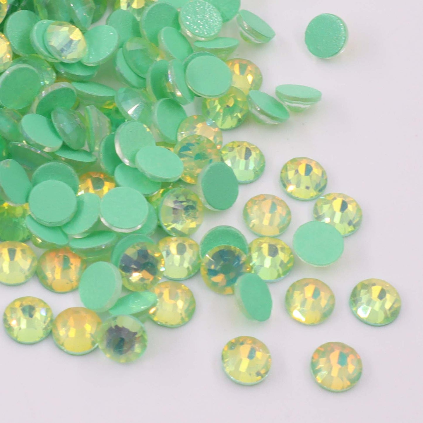 High Quality flatback rhinestones: Color - Emerald Luminous Opal