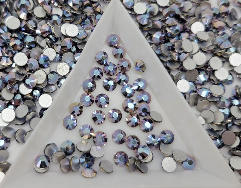 High Quality flatback rhinestones: Color - Cyan Metal